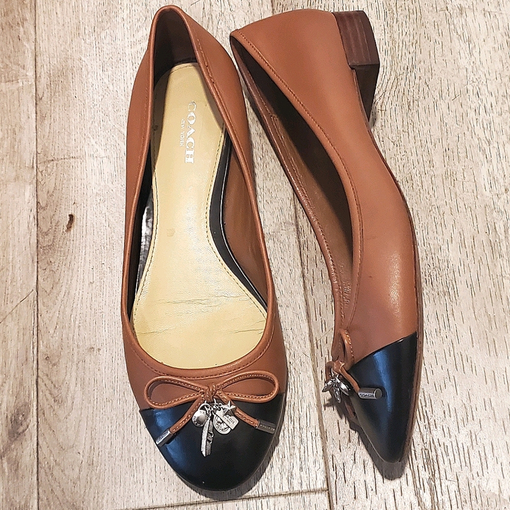 Coach flats